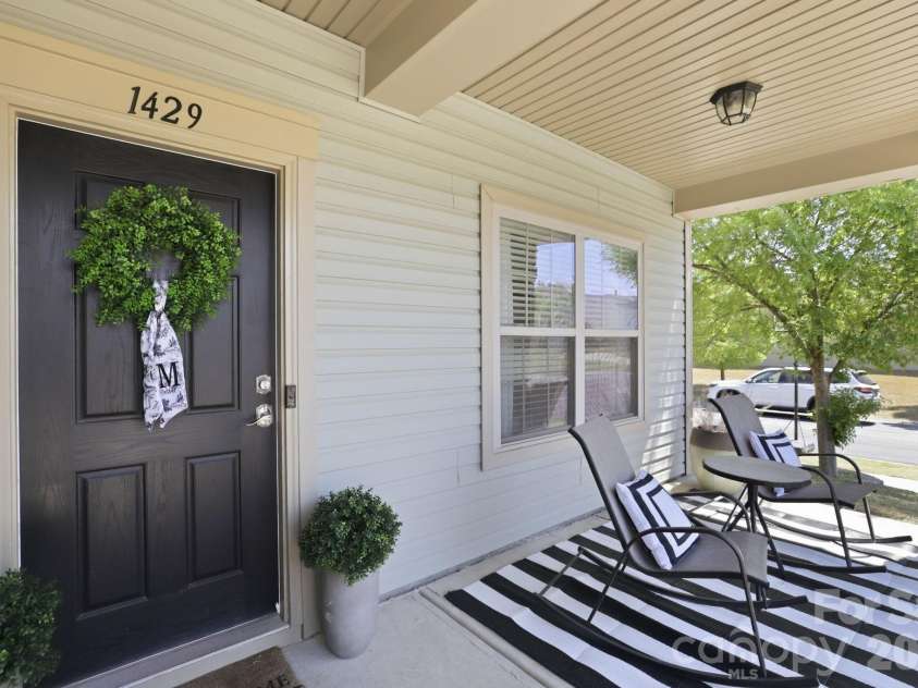 1429 Sunflower Field Place, Matthews, NC 28104.  MLS# CAR4369526, YatesRealty ID 14358. 