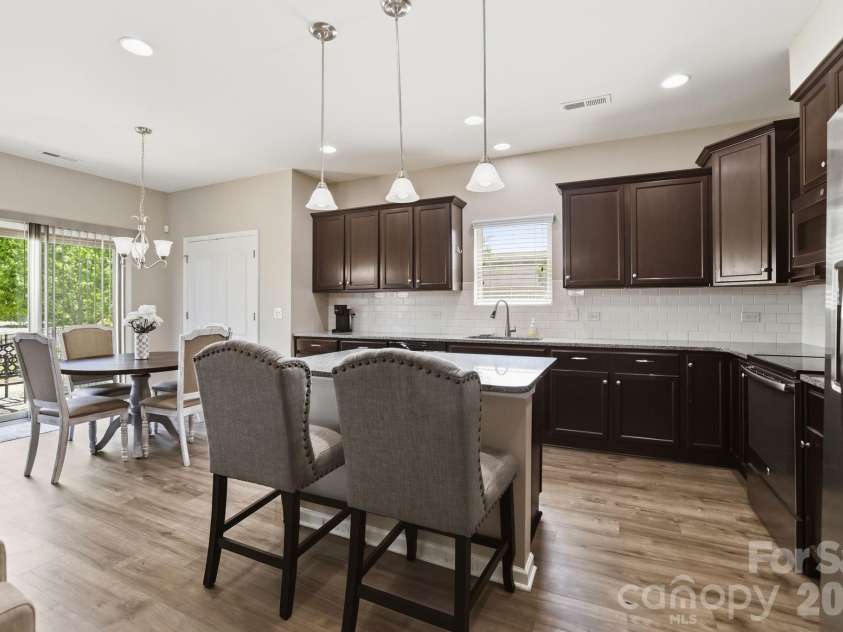 1429 Sunflower Field Place, Matthews, NC 28104.  MLS# CAR4369526, YatesRealty ID 14358. 