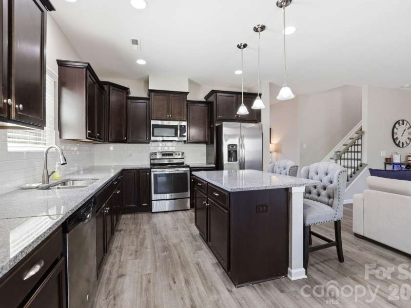1429 Sunflower Field Place, Matthews, NC 28104.  MLS# CAR4369526, YatesRealty ID 14358. 