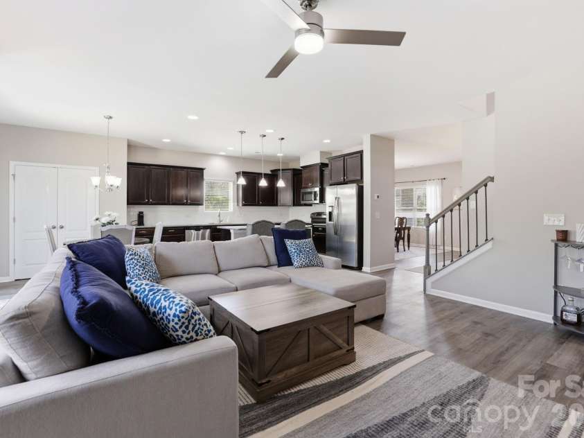 1429 Sunflower Field Place, Matthews, NC 28104.  MLS# CAR4369526, YatesRealty ID 14358. 