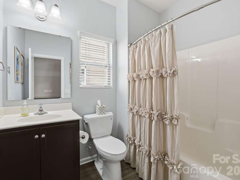 1429 Sunflower Field Place, Matthews, NC 28104.  MLS# CAR4369526, YatesRealty ID 14358. 