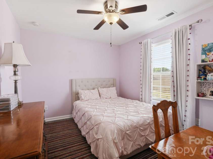 1429 Sunflower Field Place, Matthews, NC 28104.  MLS# CAR4369526, YatesRealty ID 14358. 