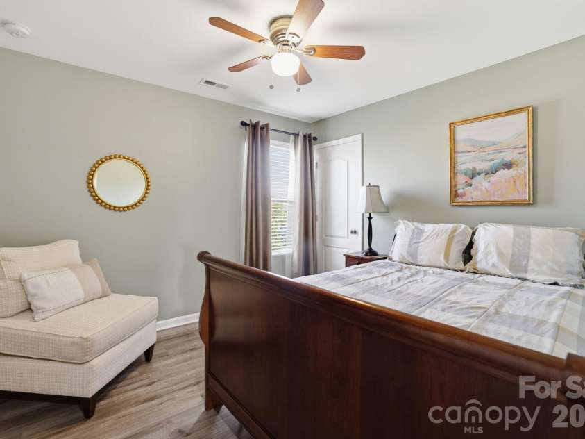 1429 Sunflower Field Place, Matthews, NC 28104.  MLS# CAR4369526, YatesRealty ID 14358. 