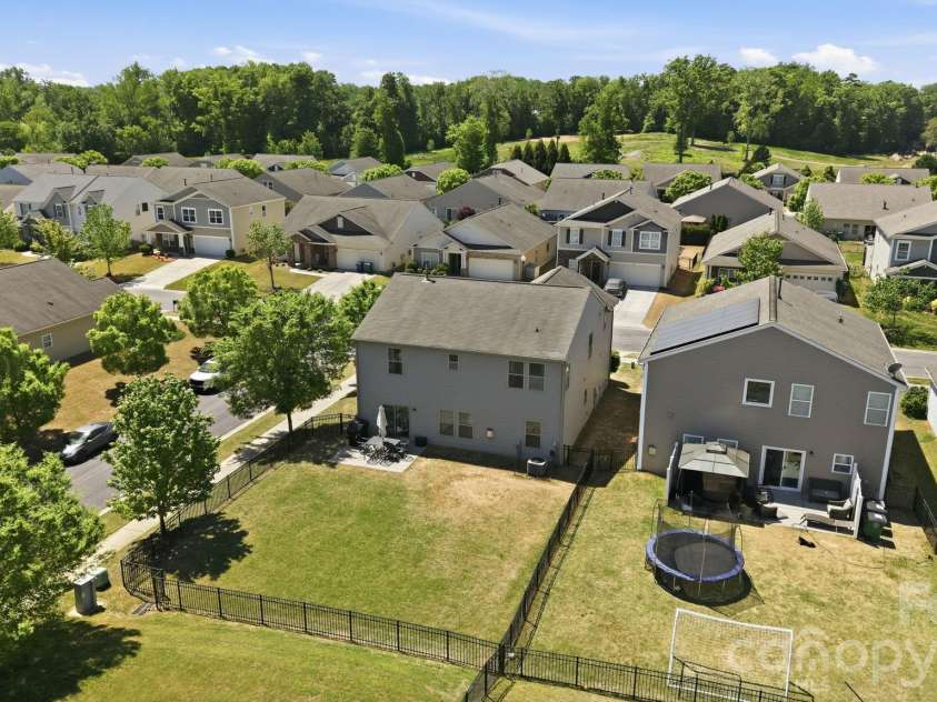 1429 Sunflower Field Place, Matthews, NC 28104.  MLS# CAR4369526, YatesRealty ID 14358. 