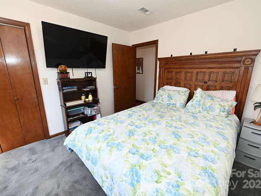 1793 Fairway Drive, Newton, NC 28658.  MLS# CAR4237684, YatesRealty ID 14359. 