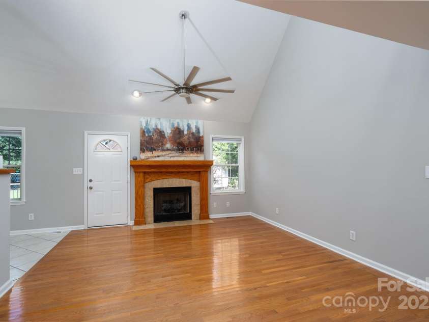 5356 Zion Church Road, Concord, NC 28025.  MLS# CAR4280055, YatesRealty ID 1436. Great Room