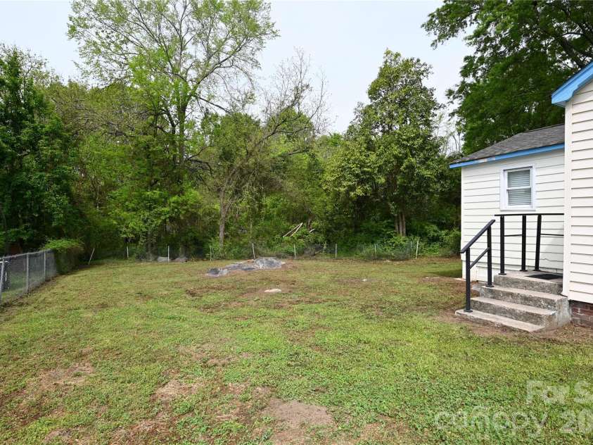 114 Gaston Street, Chester, SC 29706.  MLS# CAR4364130, YatesRealty ID 14361. 