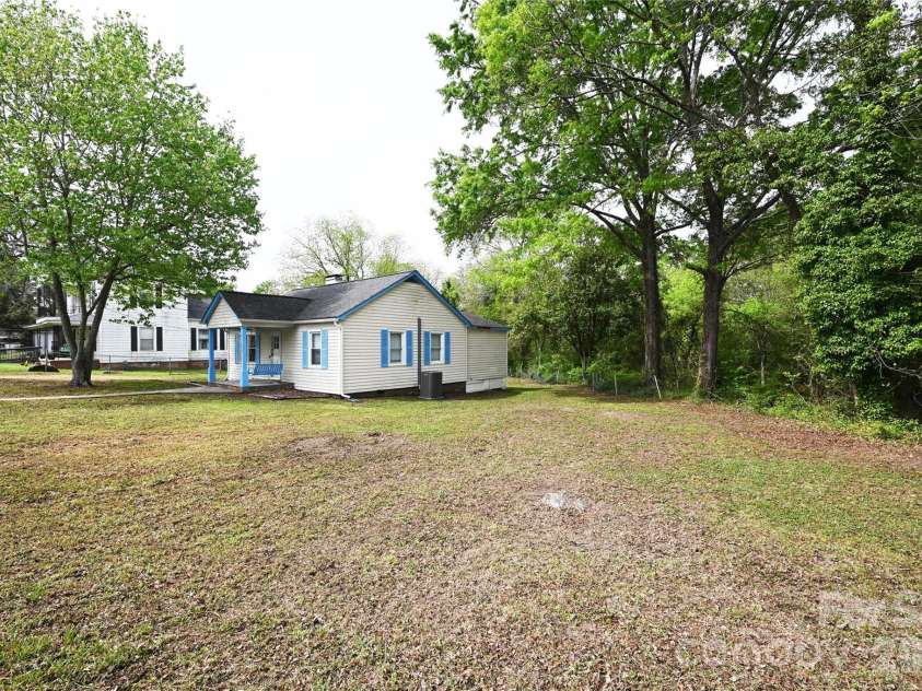 114 Gaston Street, Chester, SC 29706.  MLS# CAR4364130, YatesRealty ID 14361. 