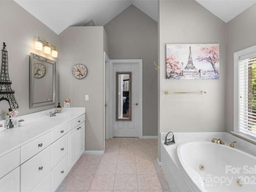 1498 Farrow Drive, Rock Hill, SC 29732.  MLS# CAR4309246, YatesRealty ID 14362. 