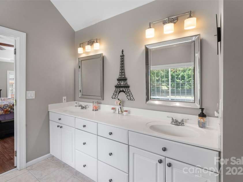 1498 Farrow Drive, Rock Hill, SC 29732.  MLS# CAR4309246, YatesRealty ID 14362. 