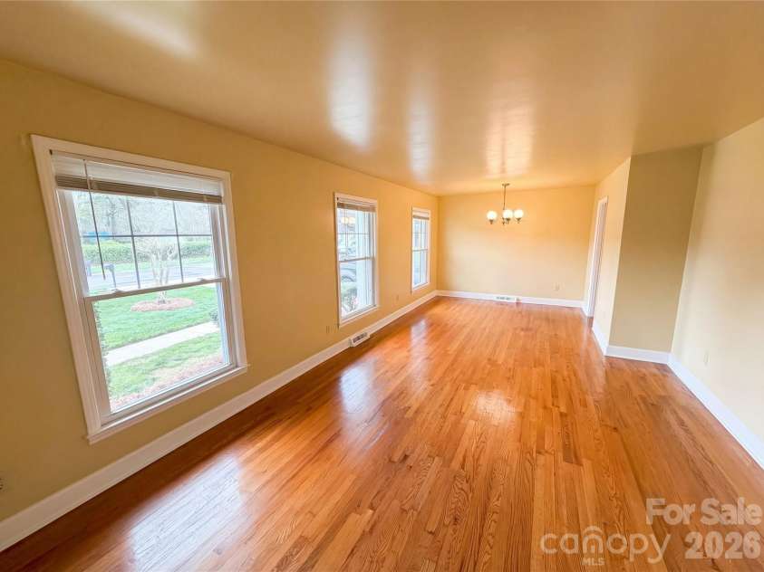 6214 Ashcrest Drive, Charlotte, NC 28217.  MLS# CAR4358391, YatesRealty ID 14363. 