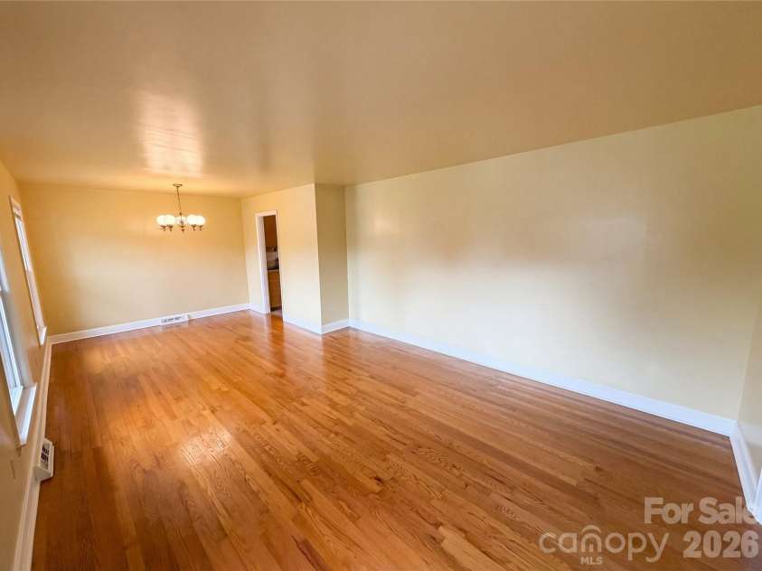 6214 Ashcrest Drive, Charlotte, NC 28217.  MLS# CAR4358391, YatesRealty ID 14363. 