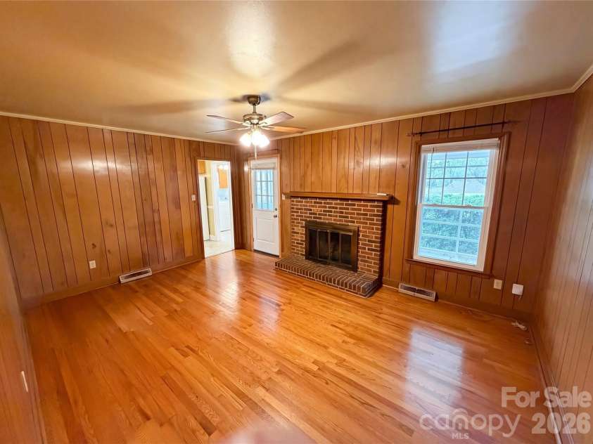 6214 Ashcrest Drive, Charlotte, NC 28217.  MLS# CAR4358391, YatesRealty ID 14363. 