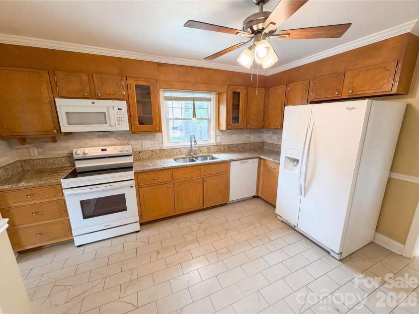 6214 Ashcrest Drive, Charlotte, NC 28217.  MLS# CAR4358391, YatesRealty ID 14363. 