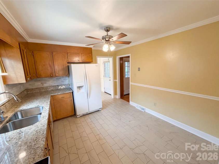 6214 Ashcrest Drive, Charlotte, NC 28217.  MLS# CAR4358391, YatesRealty ID 14363. 