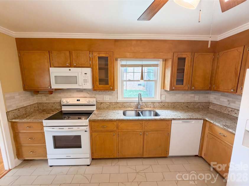 6214 Ashcrest Drive, Charlotte, NC 28217.  MLS# CAR4358391, YatesRealty ID 14363. 