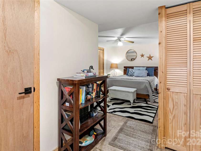 642 Mountainside Drive, Waynesville, NC 28786.  MLS# CAR4223927, YatesRealty ID 14364. 