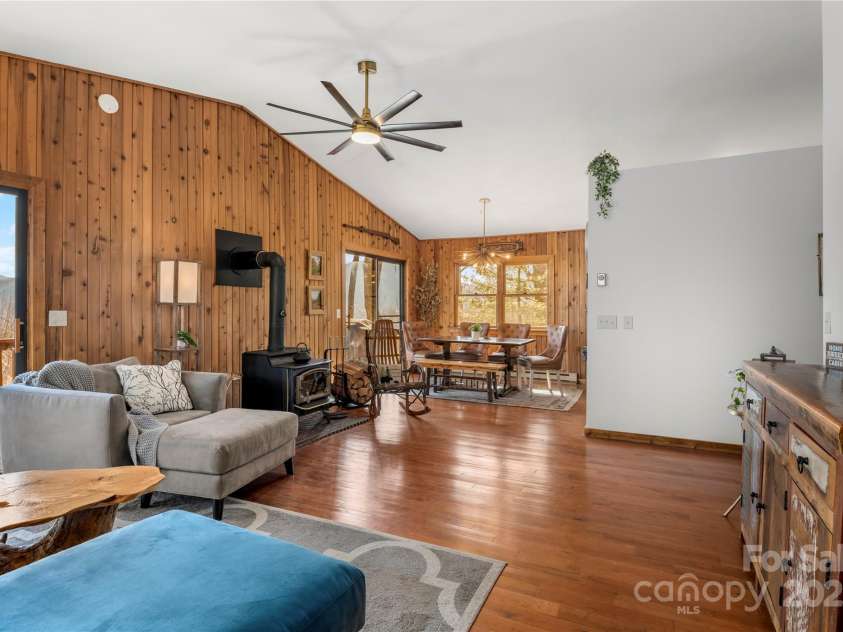 642 Mountainside Drive, Waynesville, NC 28786.  MLS# CAR4223927, YatesRealty ID 14364. 