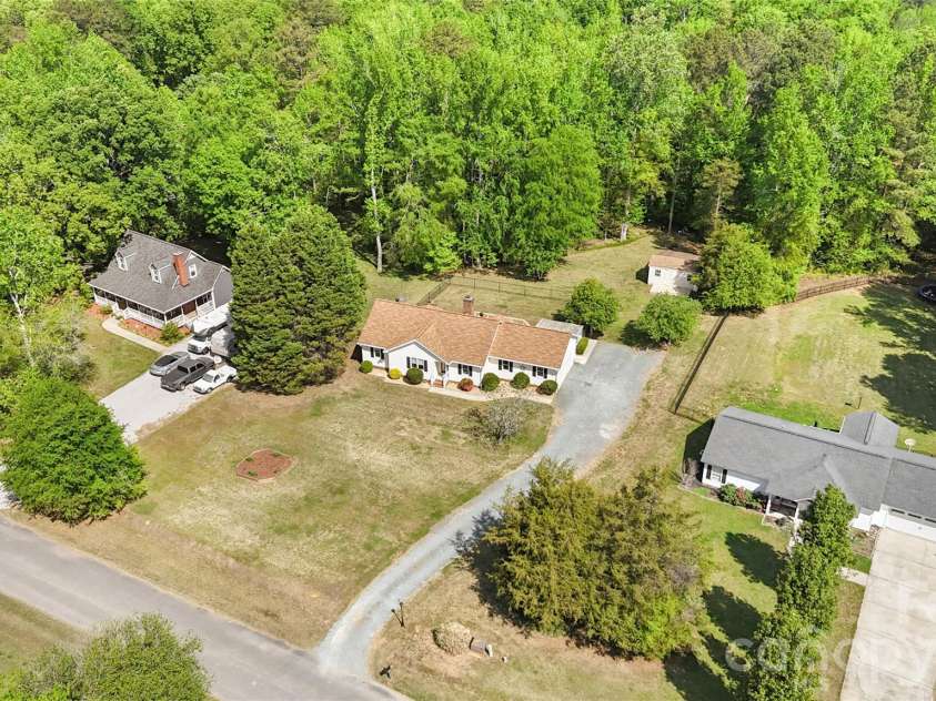 7408 Veranda Drive, Waxhaw, NC 28173.  MLS# CAR4366001, YatesRealty ID 14364. 