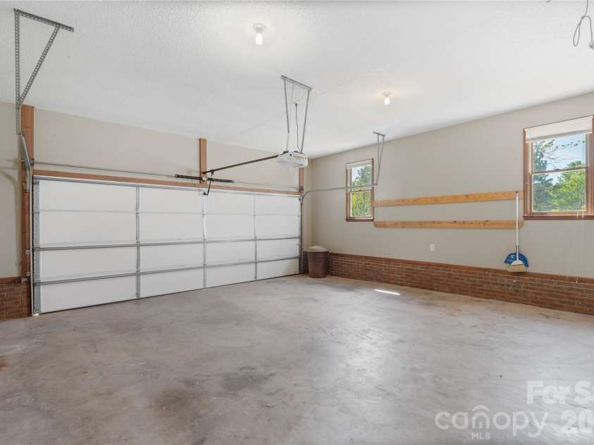 7408 Veranda Drive, Waxhaw, NC 28173.  MLS# CAR4366001, YatesRealty ID 14364. 