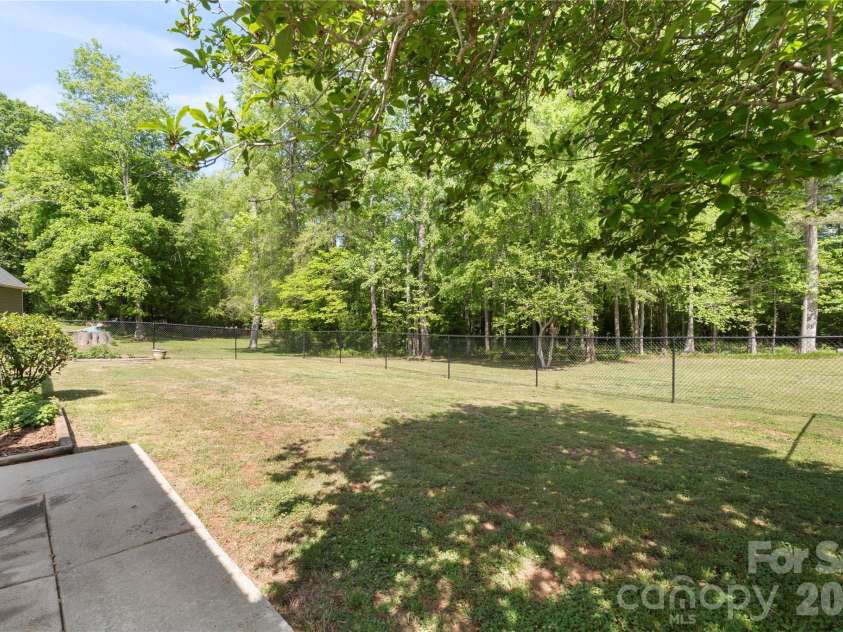 7408 Veranda Drive, Waxhaw, NC 28173.  MLS# CAR4366001, YatesRealty ID 14364. 