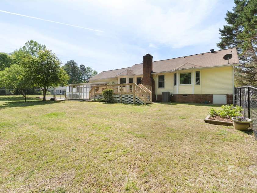 7408 Veranda Drive, Waxhaw, NC 28173.  MLS# CAR4366001, YatesRealty ID 14364. 