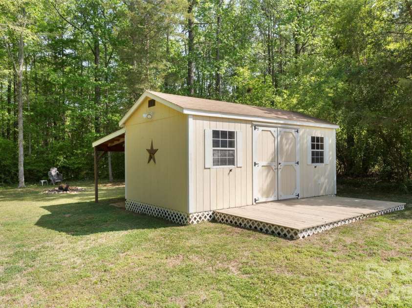 7408 Veranda Drive, Waxhaw, NC 28173.  MLS# CAR4366001, YatesRealty ID 14364. 