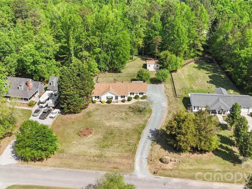 7408 Veranda Drive, Waxhaw, NC 28173.  MLS# CAR4366001, YatesRealty ID 14364. 