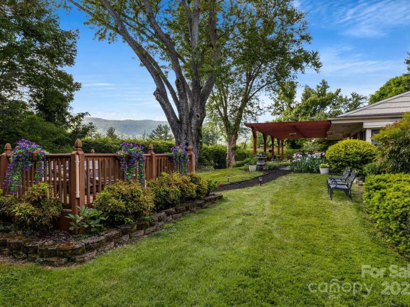 142 Country Club Drive, Waynesville, NC 28786.  MLS# CAR4242045, YatesRealty ID 14365. 