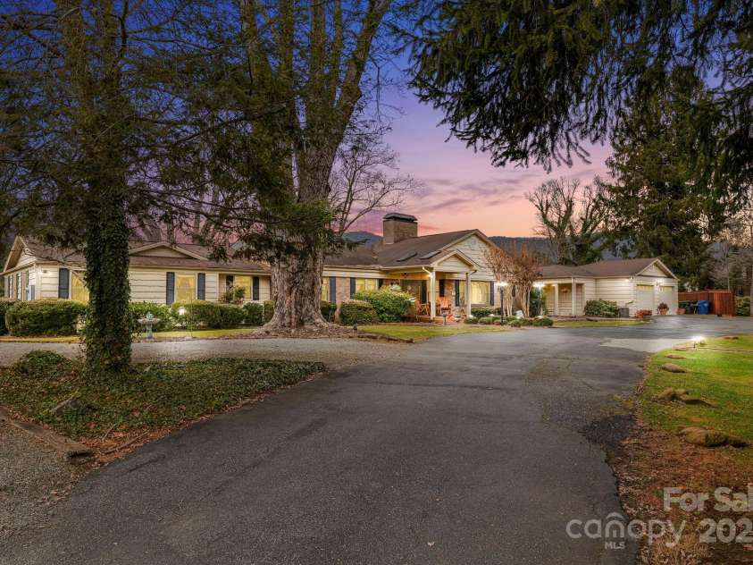 142 Country Club Drive, Waynesville, NC 28786.  MLS# CAR4242045, YatesRealty ID 14365. 