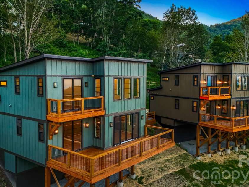 419 Snowcloud Drive, Seven Devils, NC 28604.  MLS# CAR4306696, YatesRealty ID 14366. 405 and 397 Snow Cloud Drive Completed New Homes!