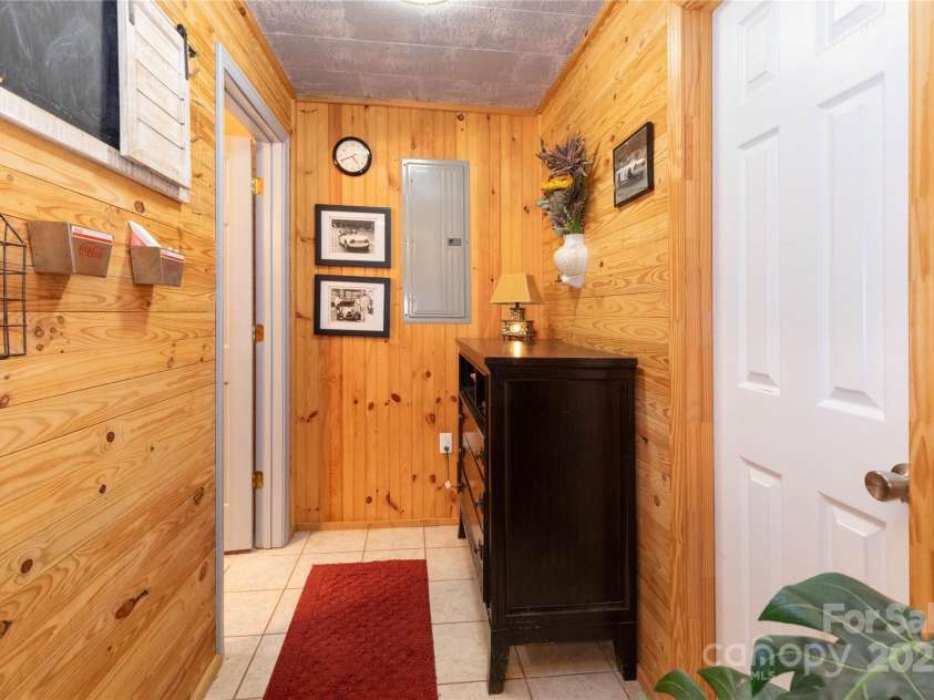 556 Emerald Parkway, Rutherfordton, NC 28139.  MLS# CAR4225778, YatesRealty ID 14366. Lower-level foyer