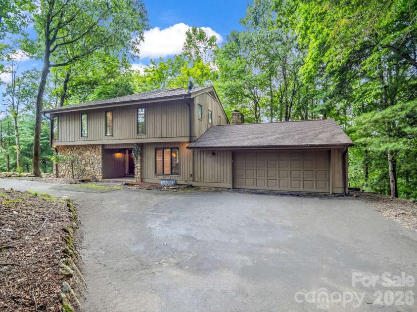 10 Chestnut Ridge Road, Mills River, NC 28759.  MLS# CAR4412466, YatesRealty ID 14367. 10 Chestnut Ridge