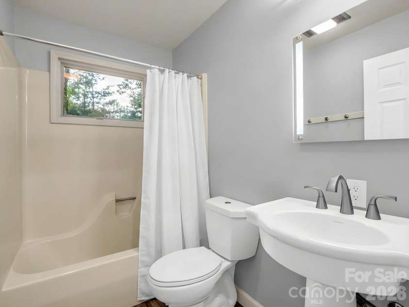 10 Chestnut Ridge Road, Mills River, NC 28759.  MLS# CAR4412466, YatesRealty ID 14367. Main Level, FULL Bath