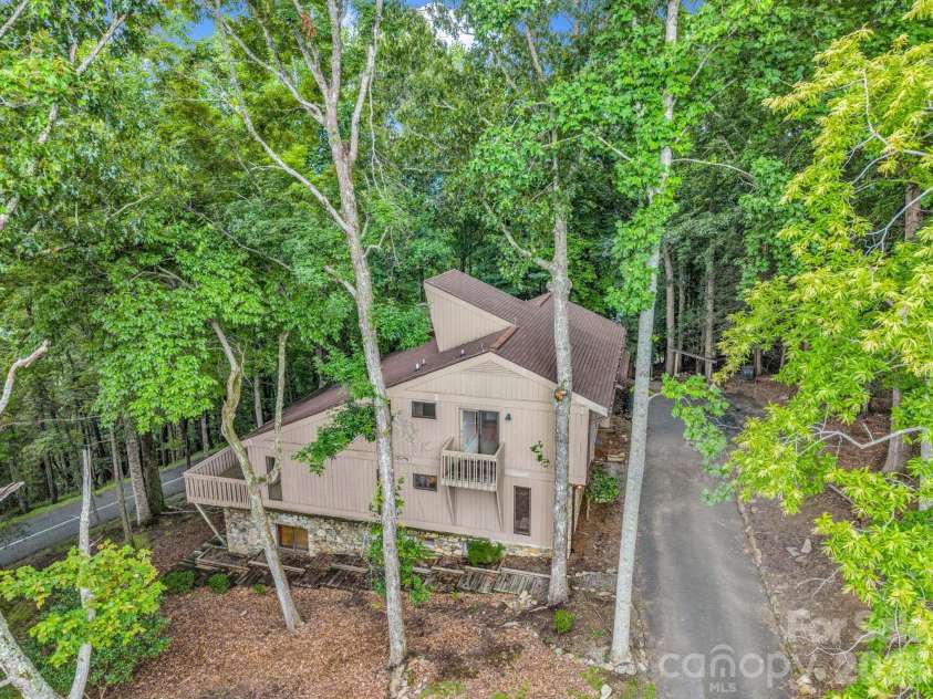 10 Chestnut Ridge Road, Mills River, NC 28759.  MLS# CAR4412466, YatesRealty ID 14367. Overhead view, flat driveway