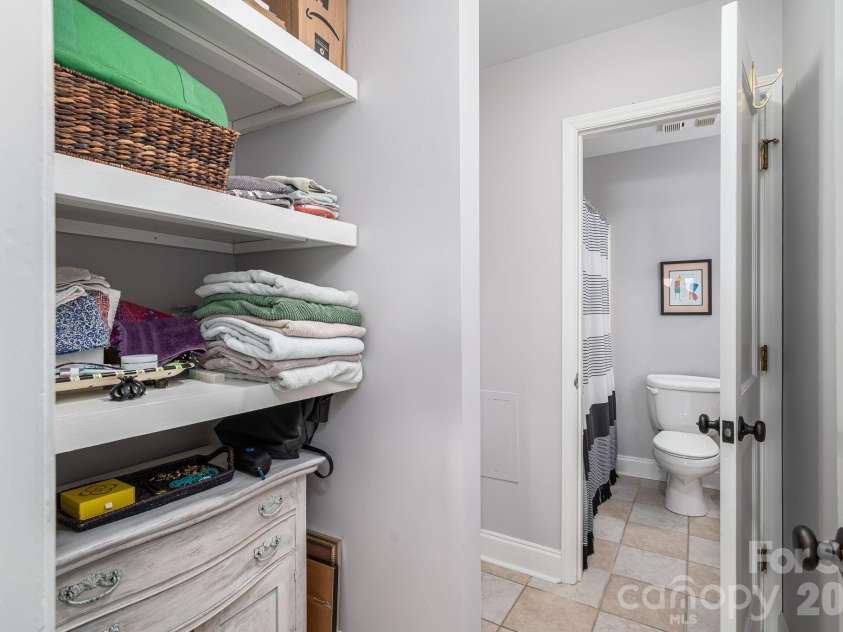 201 Washington Street, Shelby, NC 28150.  MLS# CAR4371771, YatesRealty ID 14368. 