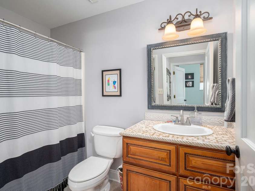 201 Washington Street, Shelby, NC 28150.  MLS# CAR4371771, YatesRealty ID 14368. 