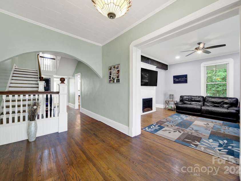 407 Chesterfield Avenue, Lancaster, SC 29720.  MLS# CAR4243139, YatesRealty ID 14369. 