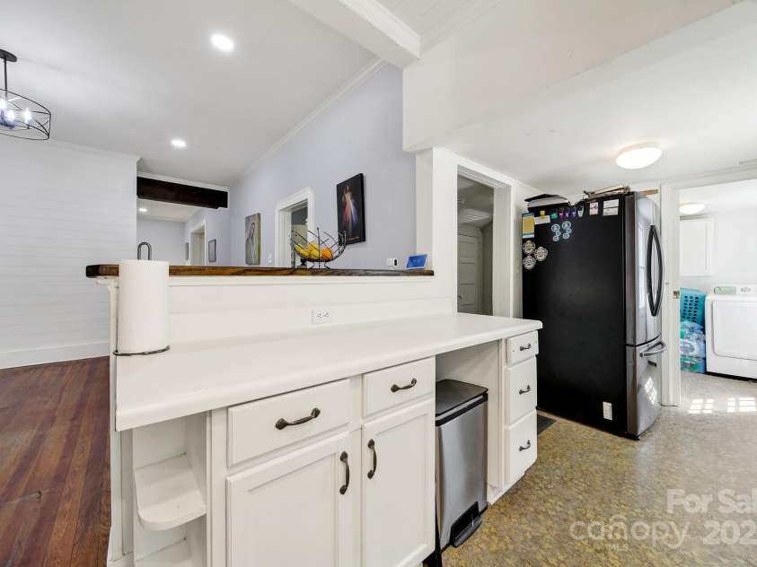 407 Chesterfield Avenue, Lancaster, SC 29720.  MLS# CAR4243139, YatesRealty ID 14369. 