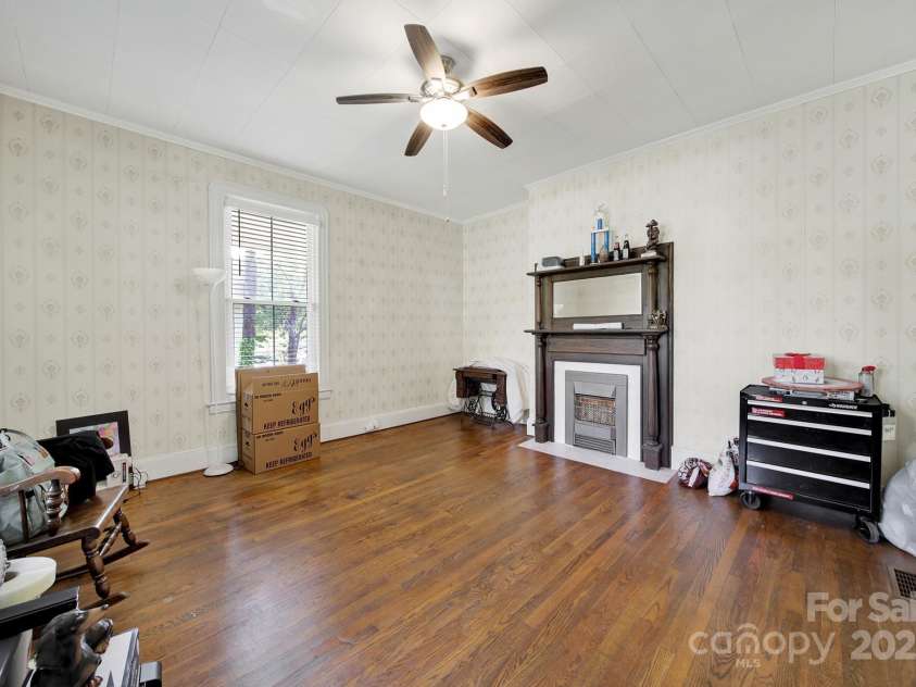 407 Chesterfield Avenue, Lancaster, SC 29720.  MLS# CAR4243139, YatesRealty ID 14369. 