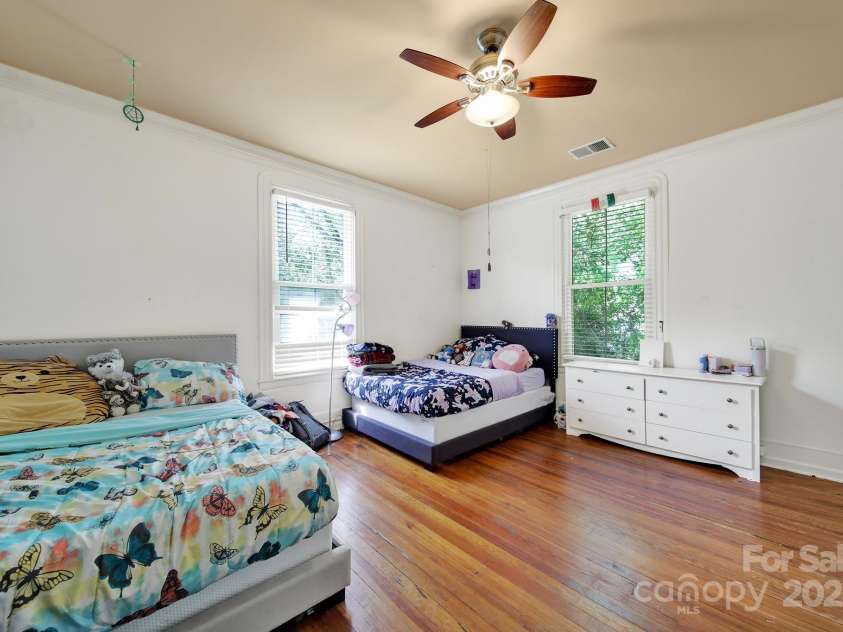 407 Chesterfield Avenue, Lancaster, SC 29720.  MLS# CAR4243139, YatesRealty ID 14369. 