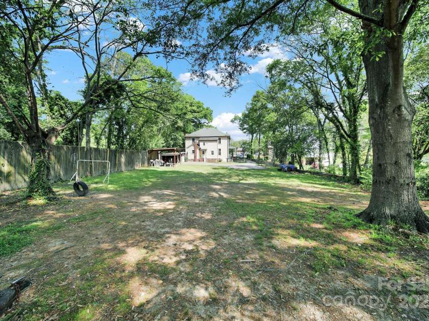 407 Chesterfield Avenue, Lancaster, SC 29720.  MLS# CAR4243139, YatesRealty ID 14369. 