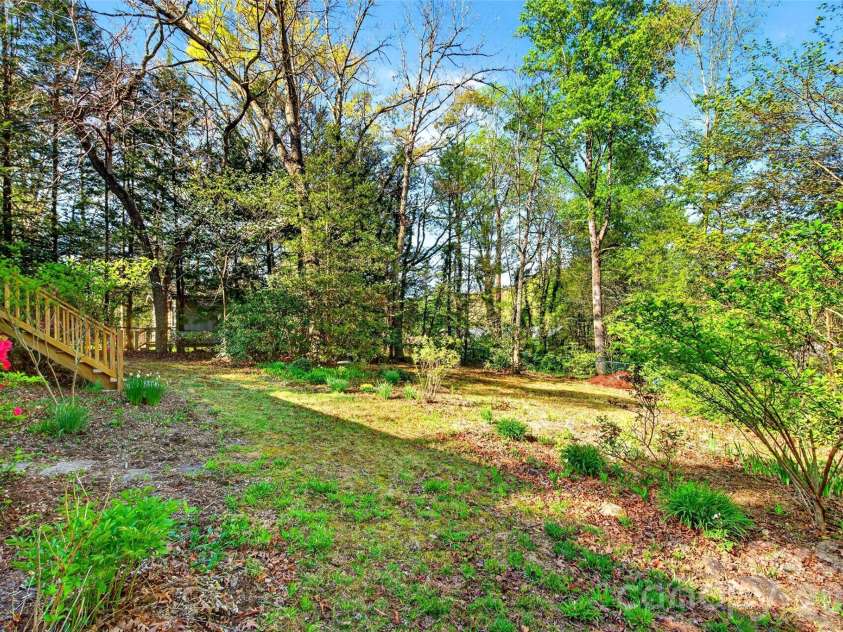 715 Laurel Avenue, Black Mountain, NC 28711.  MLS# CAR4368698, YatesRealty ID 14369. 