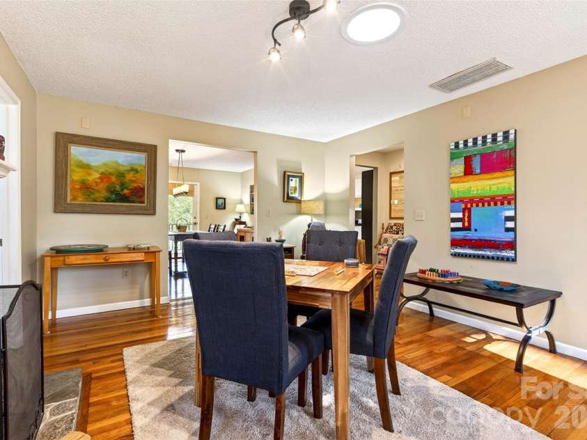 715 Laurel Avenue, Black Mountain, NC 28711.  MLS# CAR4368698, YatesRealty ID 14369. 