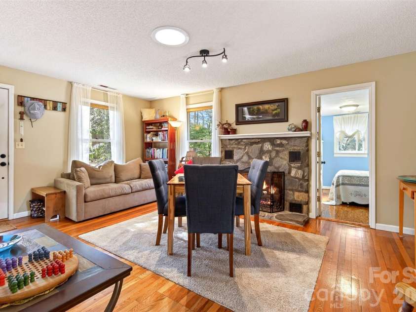 715 Laurel Avenue, Black Mountain, NC 28711.  MLS# CAR4368698, YatesRealty ID 14369. 