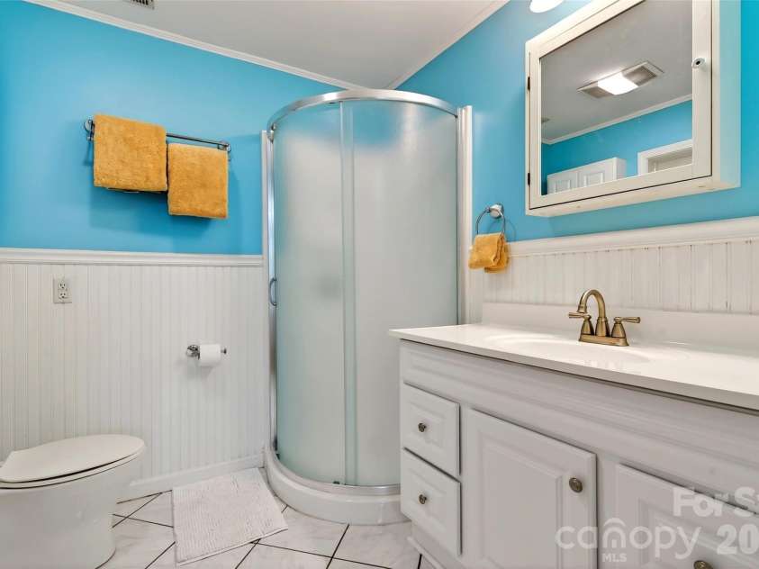 715 Laurel Avenue, Black Mountain, NC 28711.  MLS# CAR4368698, YatesRealty ID 14369. 