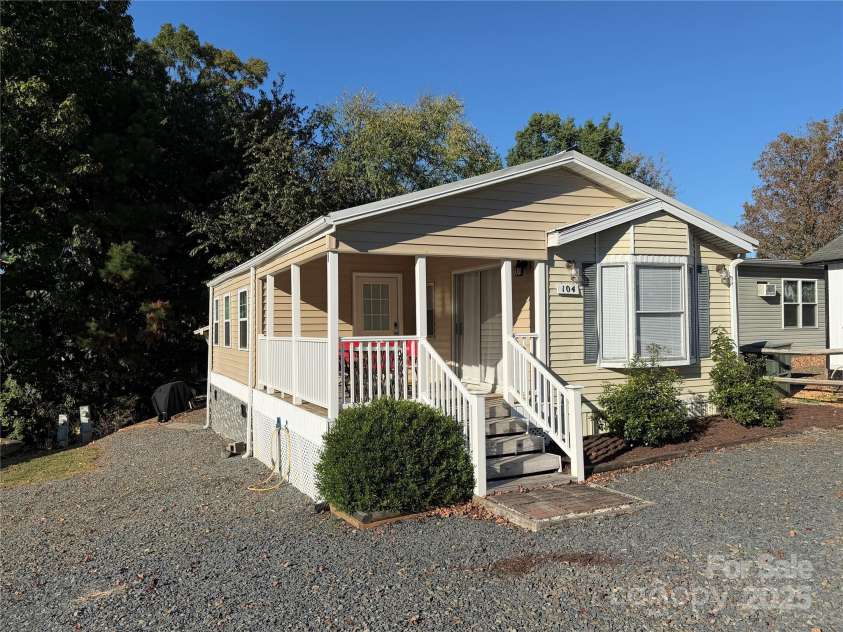 104 Hummingbird Drive, New London, NC 228127.  MLS# CAR4314763, YatesRealty ID 1437. 