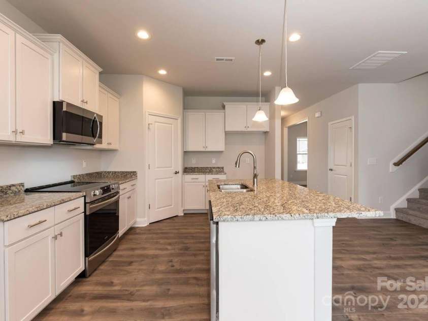 115 Kerr Walk Drive, Statesville, NC 28677.  MLS# CAR4261377, YatesRealty ID 14370. 