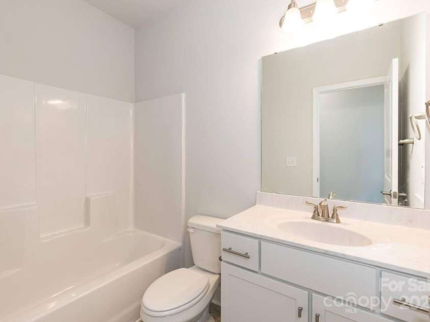 115 Kerr Walk Drive, Statesville, NC 28677.  MLS# CAR4261377, YatesRealty ID 14370. 