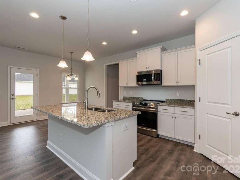 115 Kerr Walk Drive, Statesville, NC 28677.  MLS# CAR4261377, YatesRealty ID 14370. 